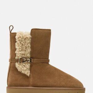 - Leather ankle boots